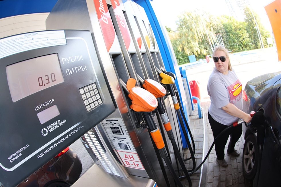 Que va-t-il se passer avec les prix des stations-service à la fin de l'été et en automne. Prévisions des experts "RG"
