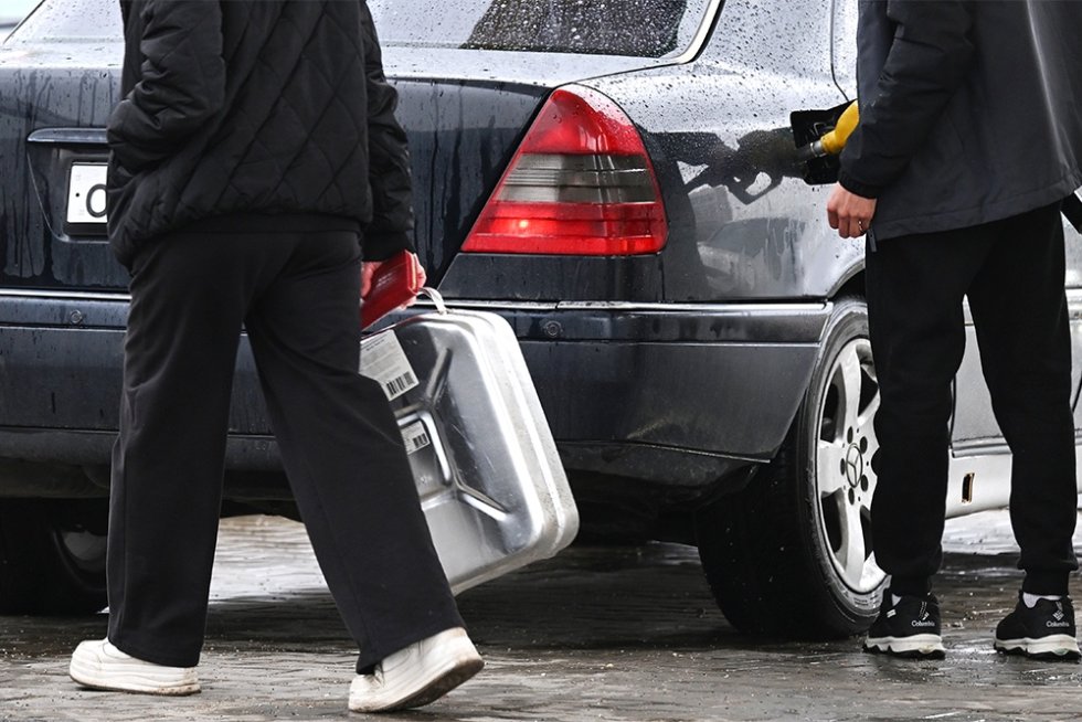 La hausse des cotations de l'essence et du diesel sur le marché a été limitée. Comment cela aidera à contenir les prix à la pompe